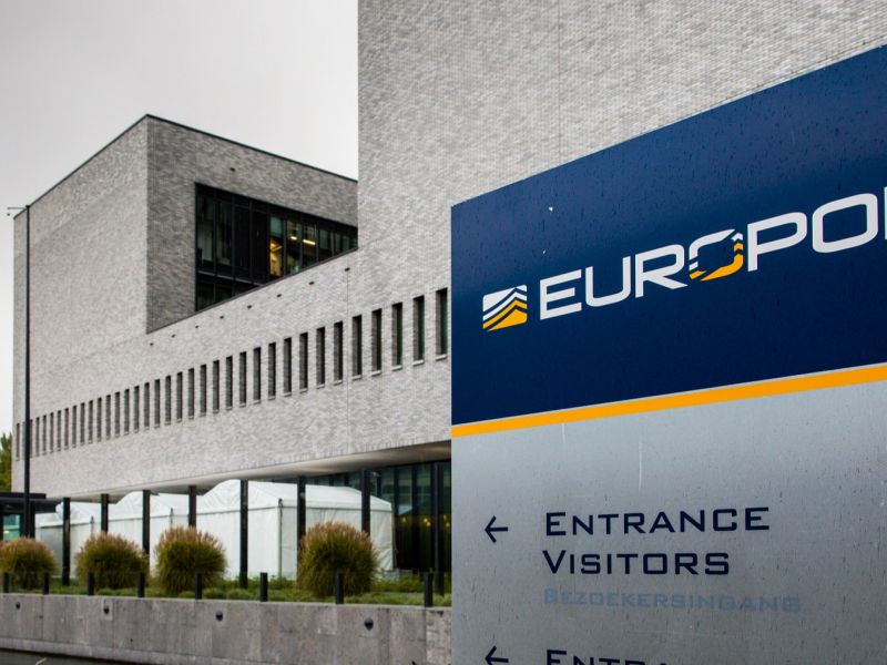 






  

Enquête européenne, Europol, Eurojust : les barreaux européens se positionnent par rapport aux derniers projets législatifs
  


